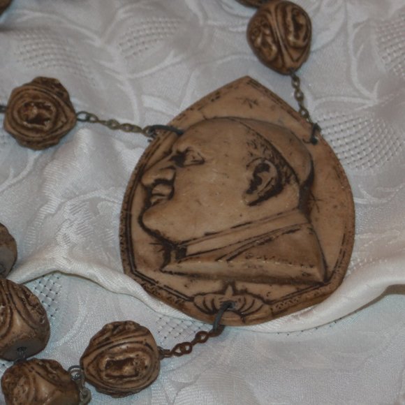 HUGE 60" Rosary Bead Resin Pope Mary - Picture 3 of 5